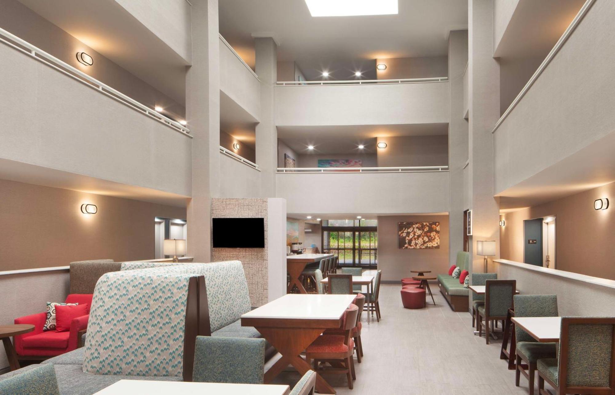 Hampton Inn Атенс Екстер'єр фото